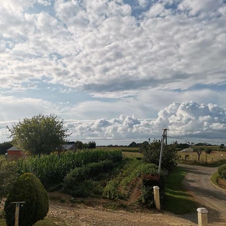 Appartement Calme En Pleine Campagne Malaussanne Exteriör bild