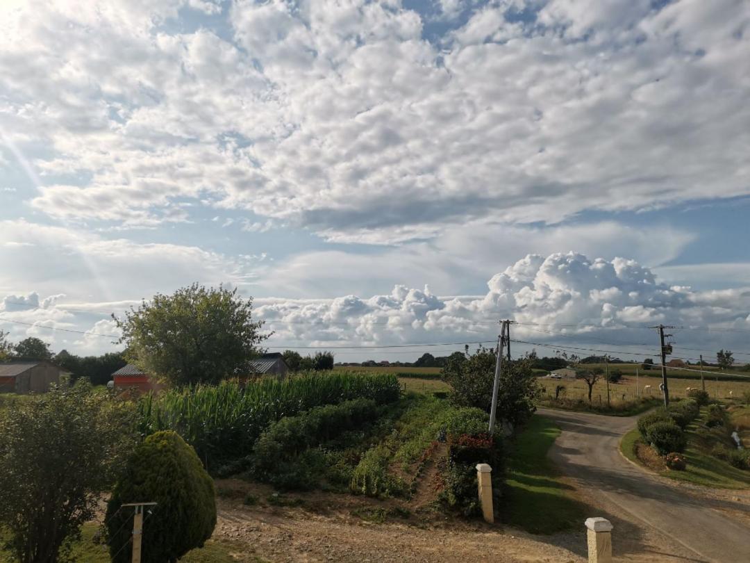 Appartement Calme En Pleine Campagne Malaussanne Exteriör bild